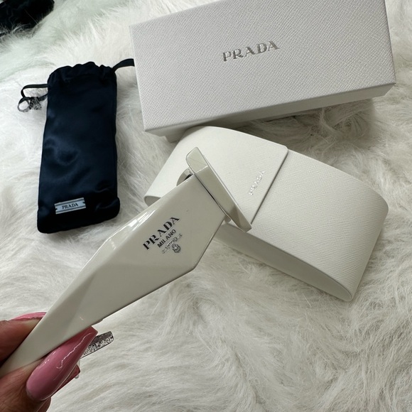 Prada PR17WS Sunglasses - Picture 4 of 5